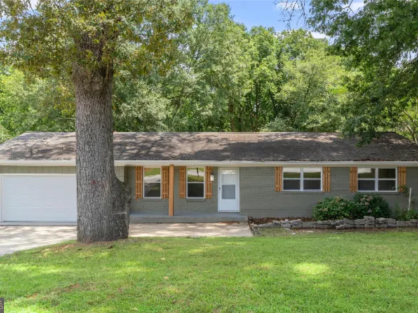 1558 Tanglewood Way NW, Conyers, GA 30012