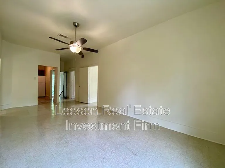451 Egan St — Photo 3