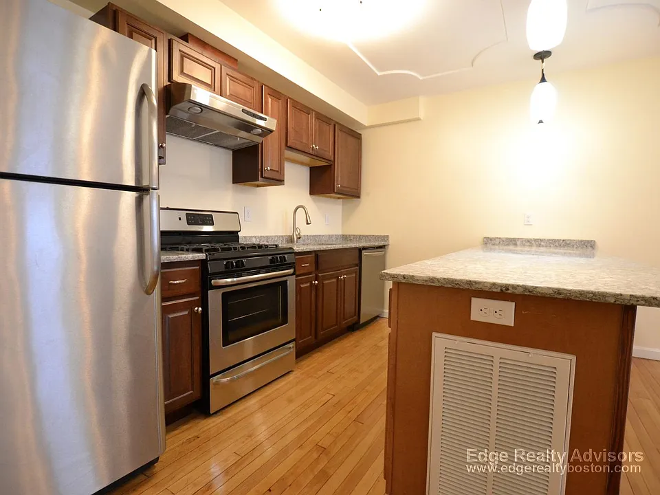 34 Bentley St #1