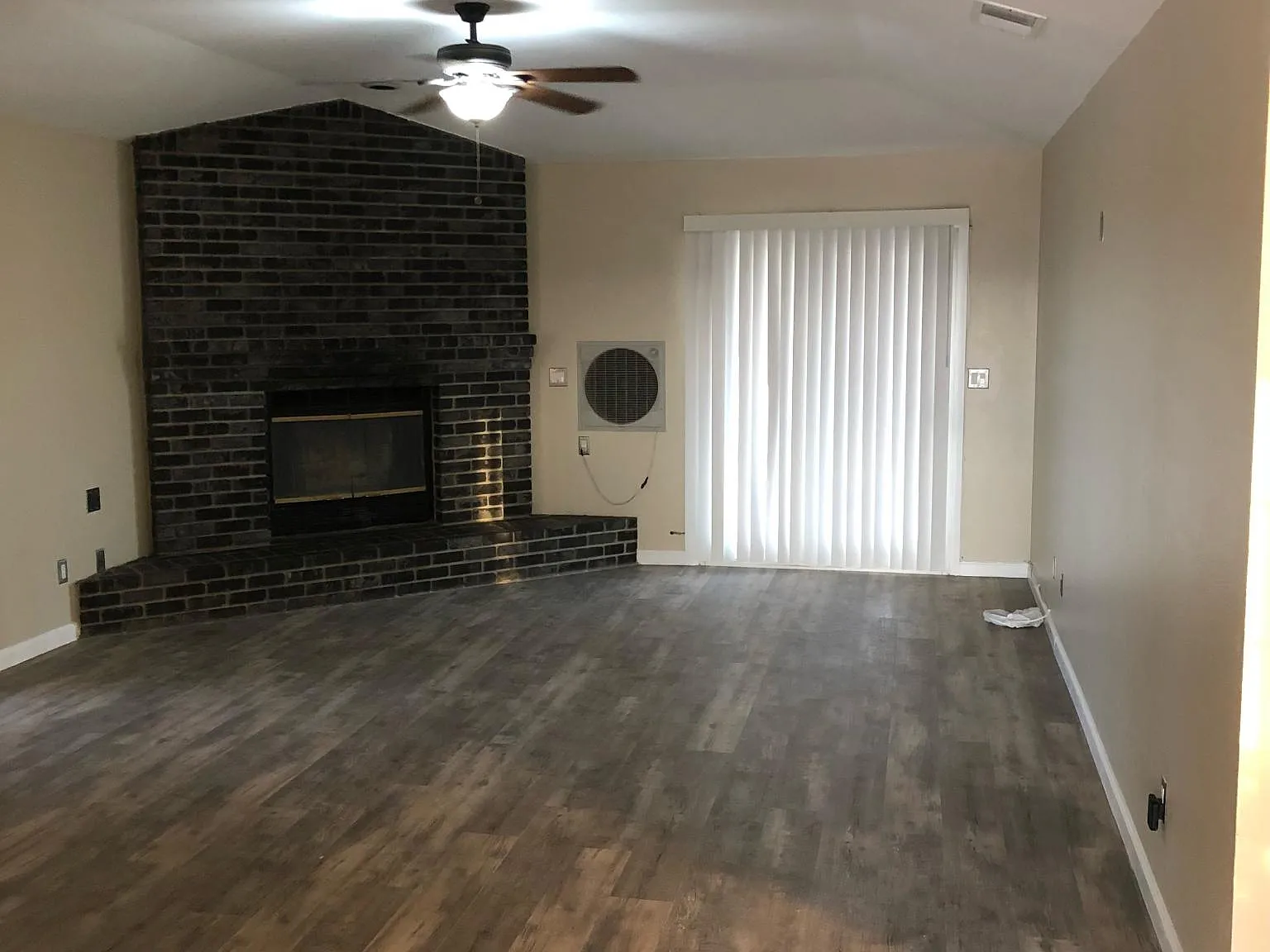 3 bed, 1477 sqft, $2,000 — Photo 4