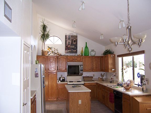 Kitchen-Vaulted Ceiling