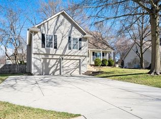 8501 Dice Ln, Lenexa, KS 66215