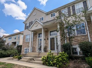 852 S Insignia Ct #1, Palatine, IL 60067