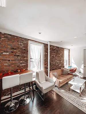 Rented by Avenues Real Estate | media 20