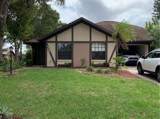 9421 Camelot Dr, Fort Myers, FL 33919