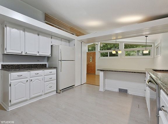 4th image of 1341 S Stewart Ave
