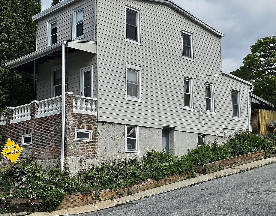 1st image of 138 Ebenezer Ave