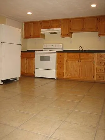621 1/2 N Canton Rd — Photo 4