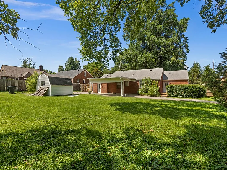 1001 Horseshoe Dr — Photo 36