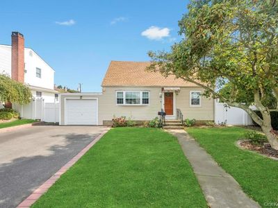 131 Lee Avenue, Hicksville, NY, 11801