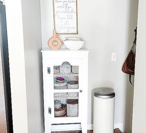 Kitchen/pantry area