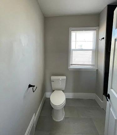 5th image of 121 Lincoln Blvd #4