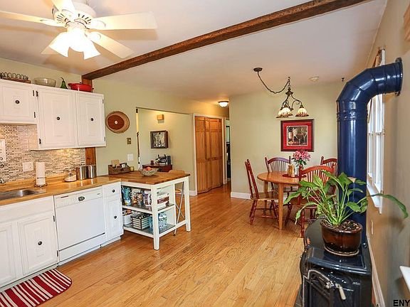 5th image of 34 Cedarwood Dr