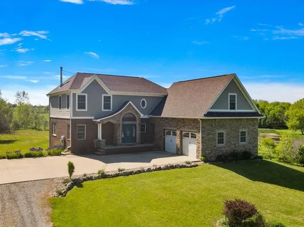 5035 Hidden Ridge Dr, Metamora, MI 48455