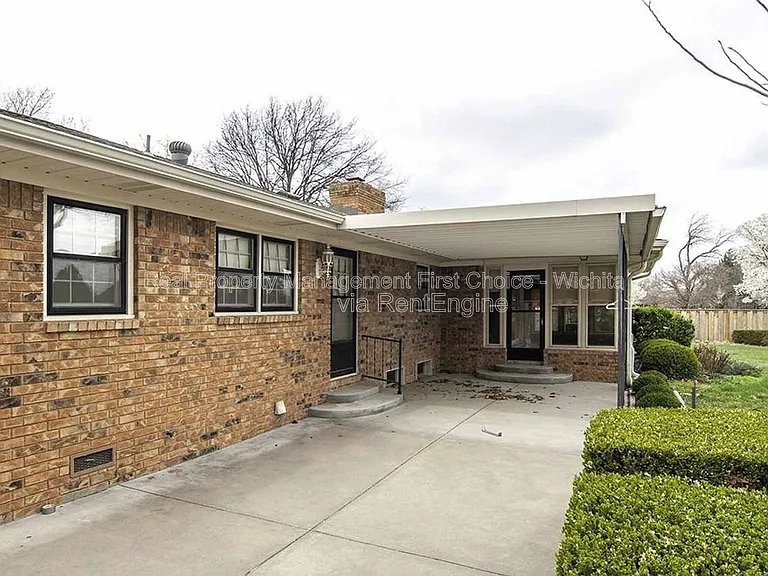 244 N Live Oak Ln — Photo 28
