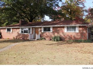 1504 Duval Dr, Godfrey, IL