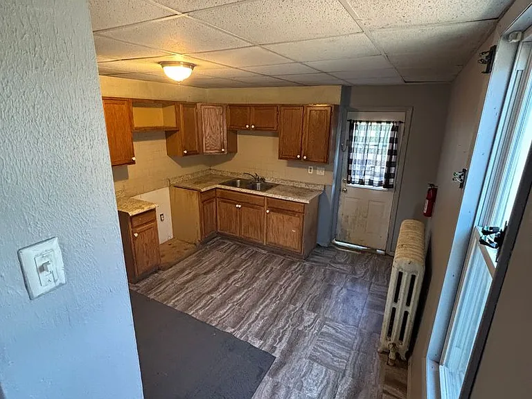 521-523 Dorothy Ave — Photo 7