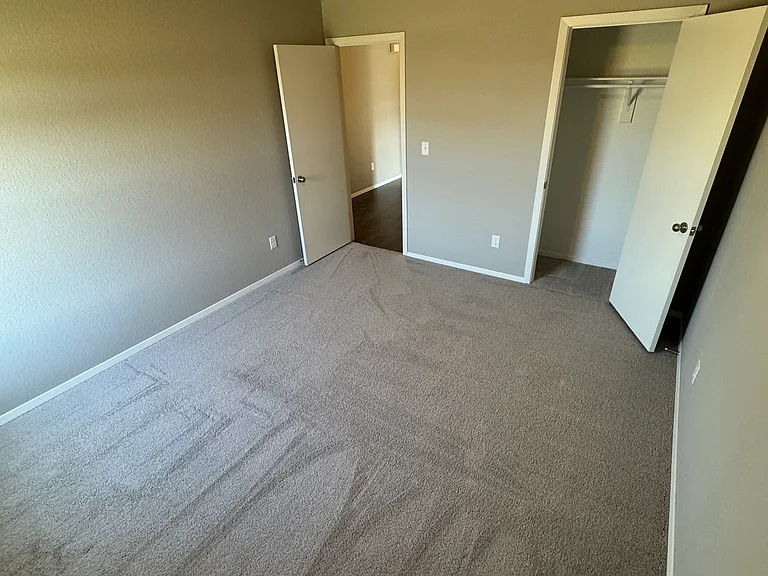 220 & 222 E Anabranch Ct #222 — Photo 7