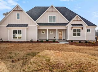 137 Old Dutch Rd, Advance, NC 27006