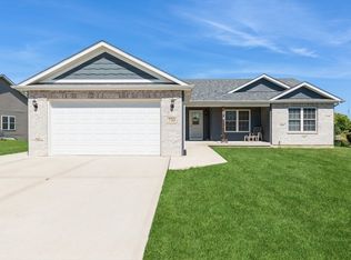 730 Casey Dr, Minooka, IL 60447