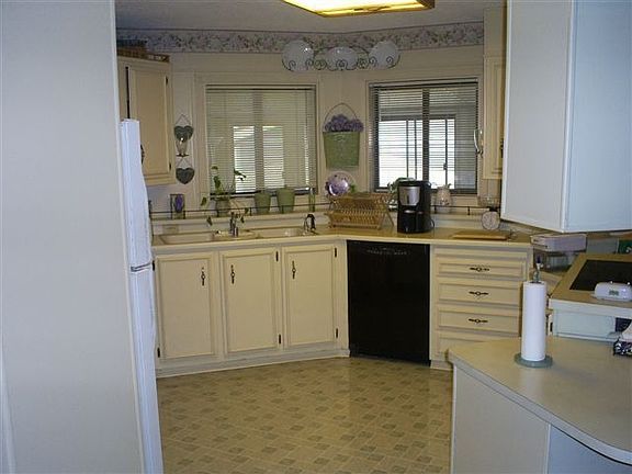 Family Kitchen Lots Of Storage