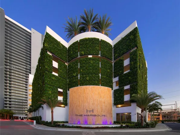 16385 Biscayne Blvd #1221, North Miami Beach, FL 33160