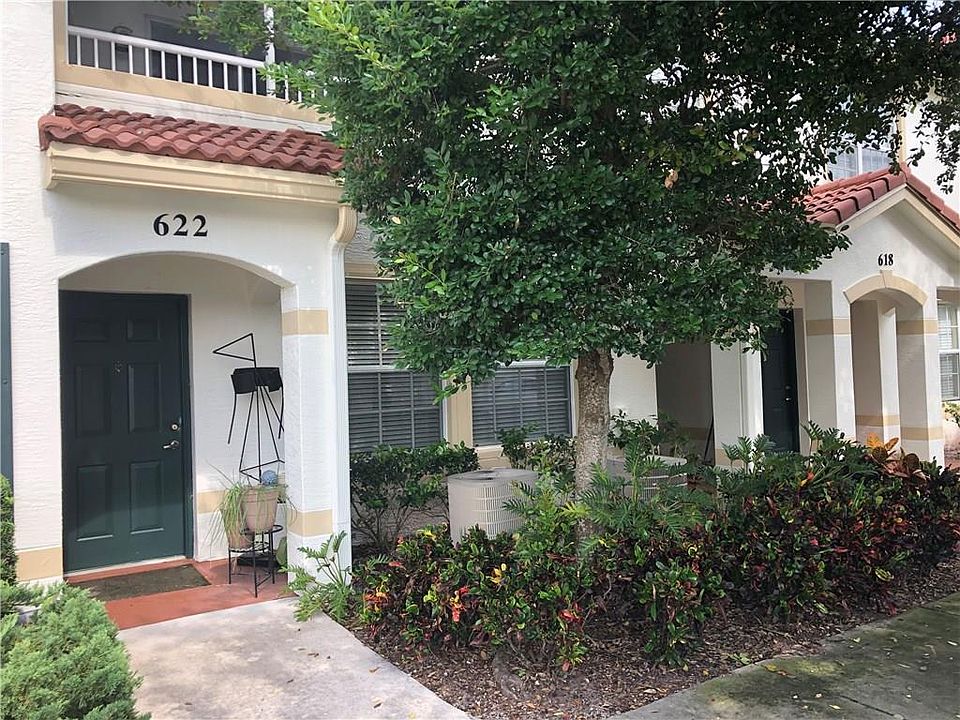 1st image of 622 SE Prescott Pl #622