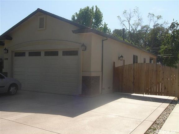3rd image of 3708 N Edge Dr