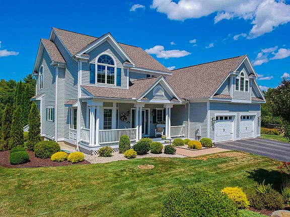 3rd image of 63 Hawkins Glen Drive