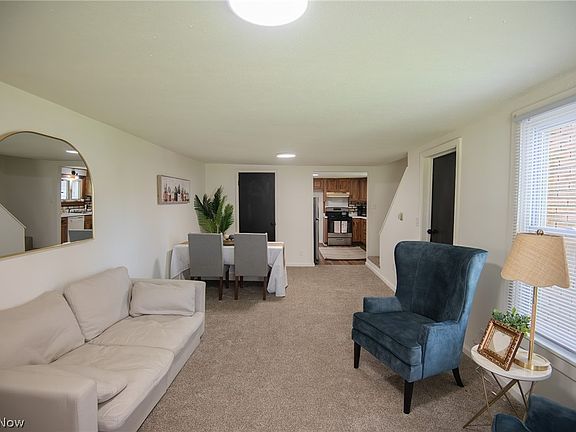 5th image of 1528 Stepney St