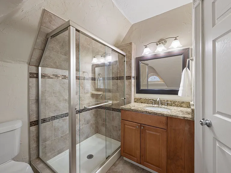 1515 E 31st Ave — Photo 27