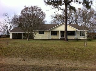 785 Walker Rd, Fitzgerald, GA 31750