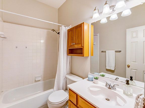 4th image of 4617 Belladonna Dr