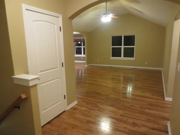 1040 Highland Ridge Dr, Manhattan, KS 66503