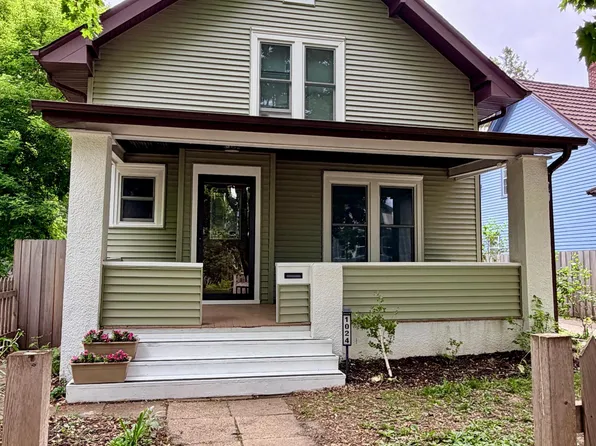 1024 Victoria St N, Saint Paul, MN 55103