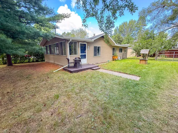 204 Elm St, Houghton Lake, MI 48629