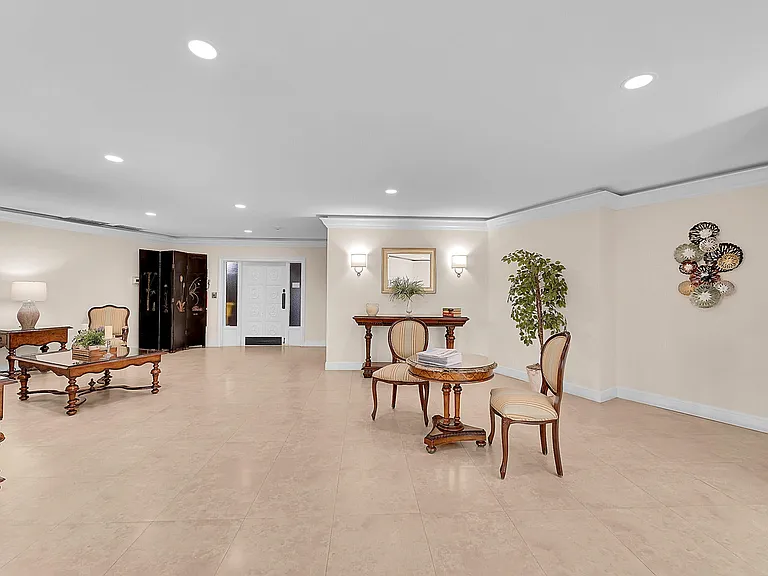 2871 N Ocean Blvd #D302 — Photo 33