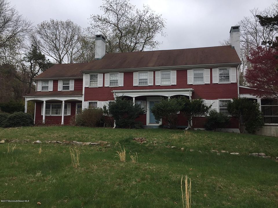 2nd image of 538 Locust Point Rd