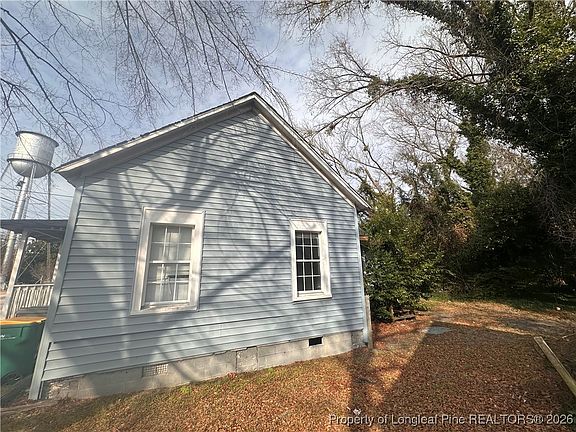 2nd image of 3913 Ellison St