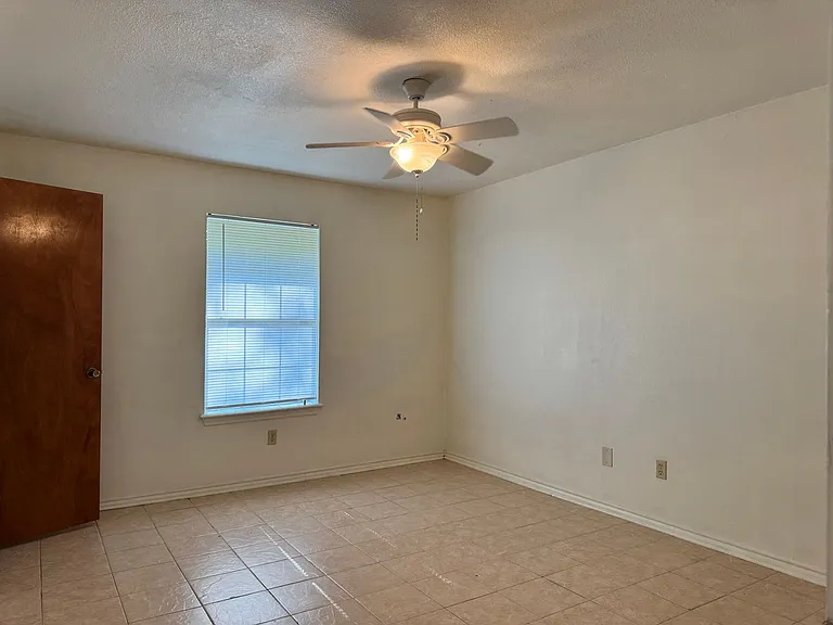 16048 Shoshone Dr — Photo 13