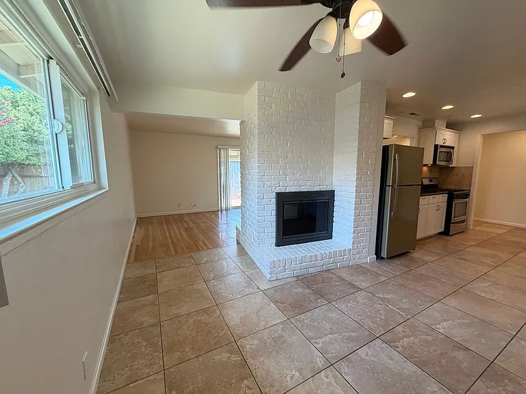 10495 Malaga Way — Photo 23