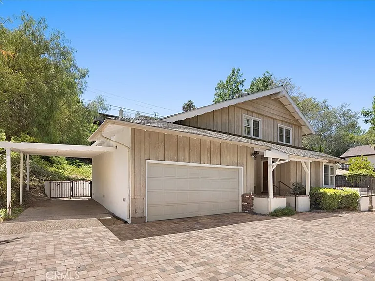 22204 Avenue San Luis — Photo 4