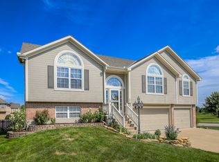 603 Chardonnay Ct, Raymore, MO 64083