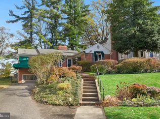 8621 Lancaster Dr, Bethesda, MD 20814