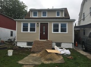 18625 Pineville Ln, Springfield Gardens, NY 11413