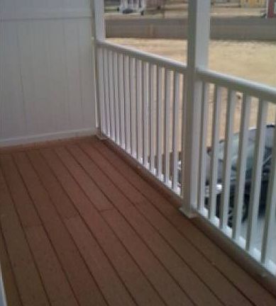 UPSTAIRS BALCONY OFF M BR