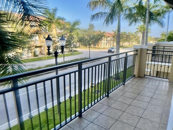 3rd image of 1032 SW 147th Ave #10101