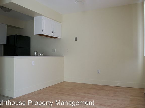 4th image of 692 44th St SE APT 1