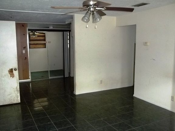 5th image of 1017 Lewis Dr