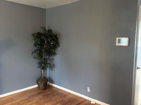 3rd image of 2227 Ackley Ave